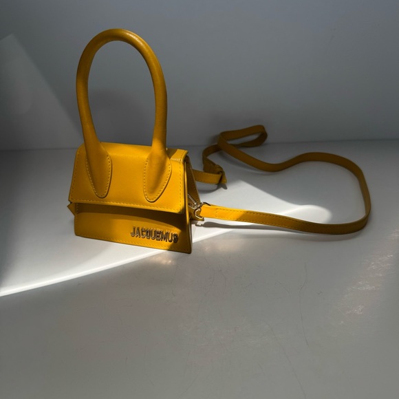 Jacquemus
Le Chiquito Mini Satchel Bag - Picture 4 of 7